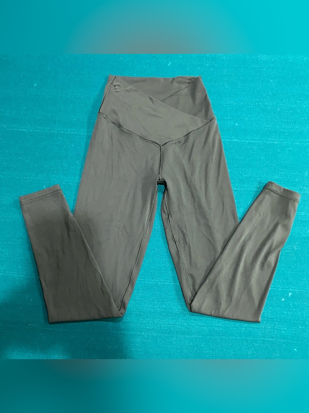 Offline by Aerie High-Rise Crossover Waist Leggings in Forest Green Size S